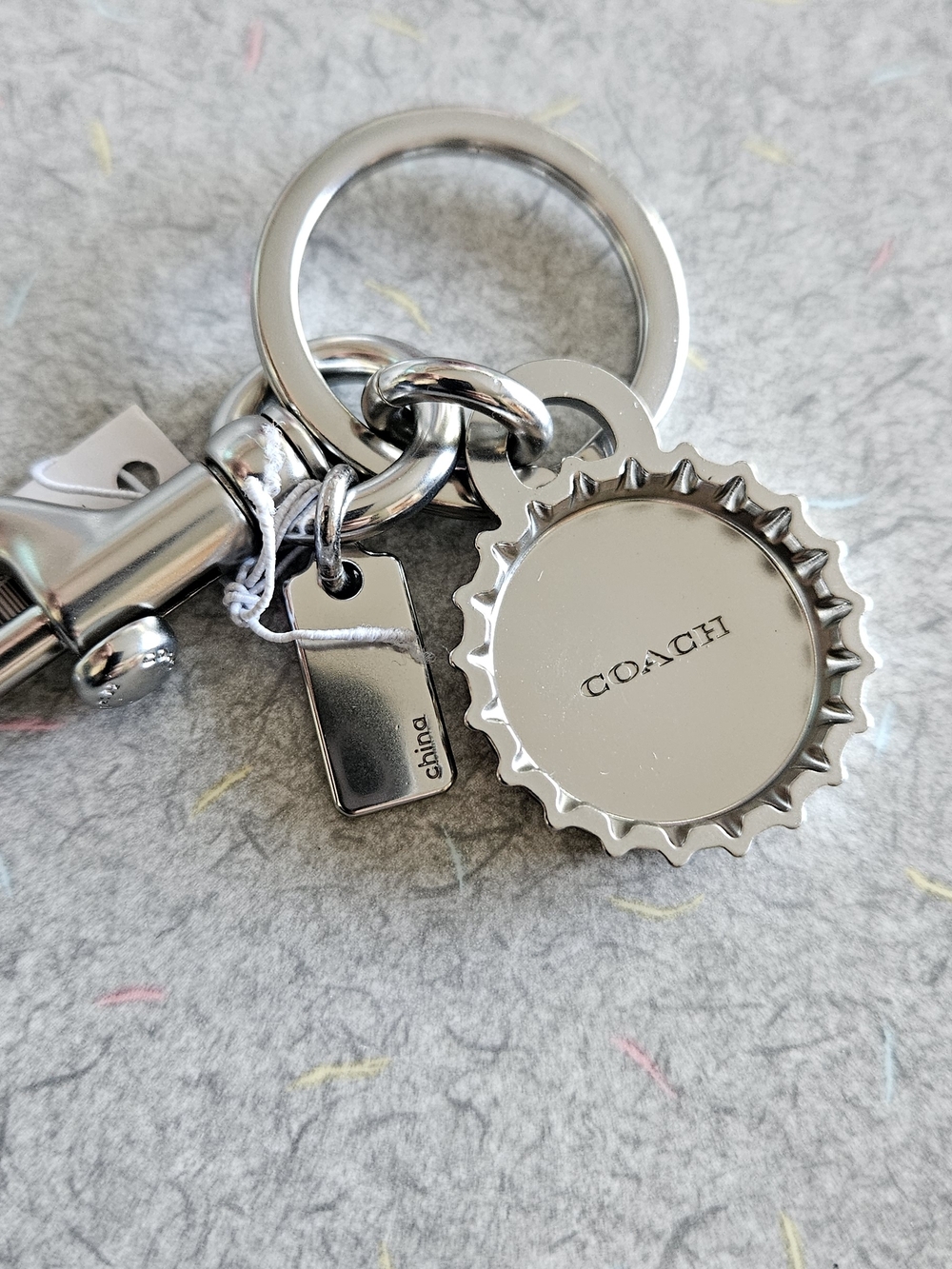 COACH BOTTLE CAP KEYRING - Picture 6 of 9